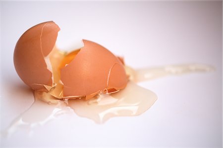 Broken egg Stock Photo - Rights-Managed, Code: 859-03036205