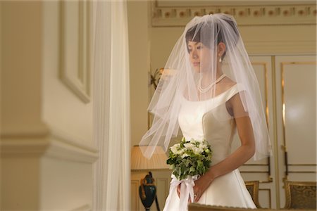 simsearch:859-03039180,k - Japanese Bride Looking out of the Window Stock Photo - Rights-Managed, Code: 859-03039148