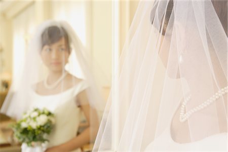 simsearch:859-03039180,k - Bride Looking at her Reflection Stock Photo - Rights-Managed, Code: 859-03039154