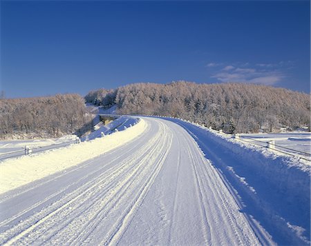 simsearch:859-03194403,k - Winter Road Stock Photo - Rights-Managed, Code: 859-03194058
