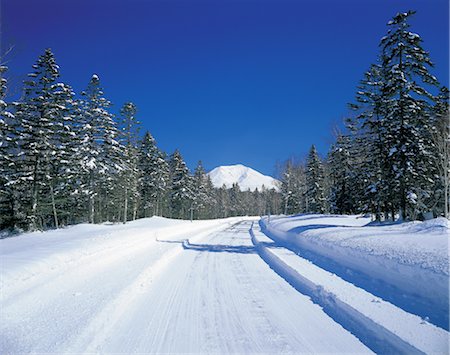 simsearch:859-03194403,k - Winter Road Stock Photo - Rights-Managed, Code: 859-03194067