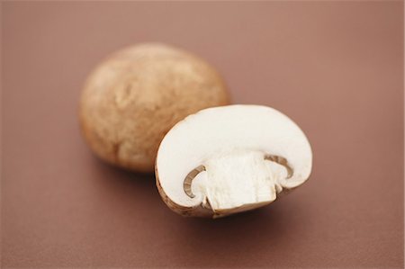 simsearch:859-03601051,k - Half Of Mushroom Stock Photo - Rights-Managed, Code: 859-03600864