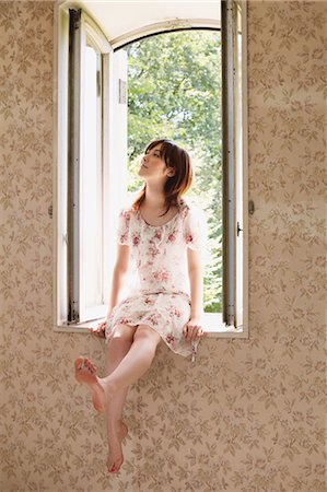 flower pattern - Japanese Woman Sitting Near The Window Stock Photo - Rights-Managed, Code: 859-03601225