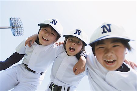 playing baseball - Amis de base-ball s'amuser Photographie de stock - Rights-Managed, Code: 859-03755430