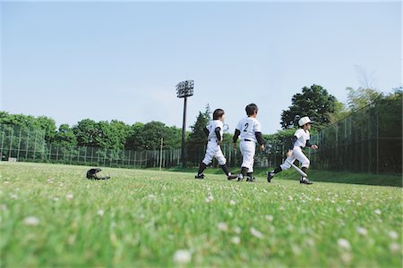 playing baseball - Children Playing Baseball Foto de stock - Con derechos protegidos, Código: 859-03755455