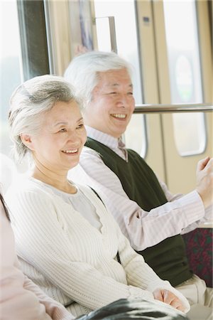 simsearch:859-03860700,k - Elderly Couple Enjoying On A Train Foto de stock - Con derechos protegidos, Código: 859-03755542