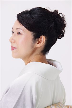 simsearch:859-03779954,k - Woman Wearing Kimono Stock Photo - Rights-Managed, Code: 859-03779937