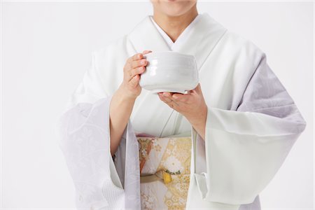simsearch:859-03779954,k - Mid-Section Japanese Woman Holding Teacup Stock Photo - Rights-Managed, Code: 859-03779950