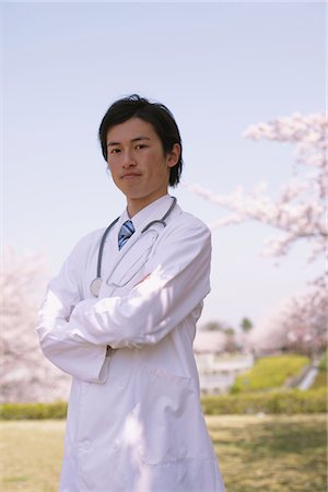 simsearch:859-06380299,k - Doctor in Front of Cherry blossoms Stock Photo - Rights-Managed, Code: 859-03840247