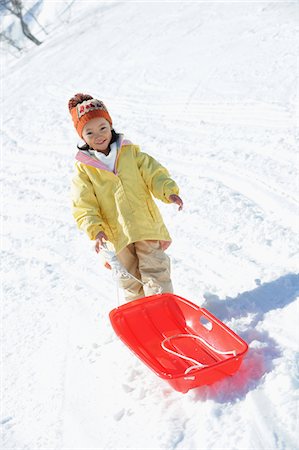 simsearch:859-03840695,k - Girl Pulling Sled Stock Photo - Rights-Managed, Code: 859-03840998