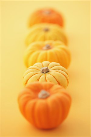 simsearch:6118-07352322,k - Orange And Yellow Pumpkins Stock Photo - Rights-Managed, Code: 859-03983103