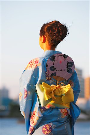 Young Japanese Woman In Yukata Stock Photo - Rights-Managed, Code: 859-03983230