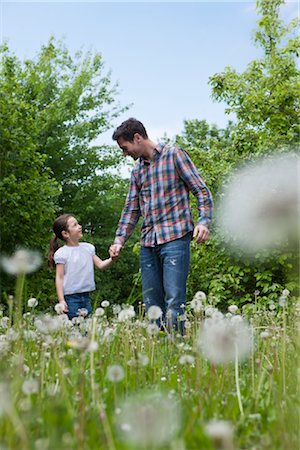 detached house - Father with daughter in front of Lehner energy house, Poing, Bavaria, Germany, Europe Stock Photo - Rights-Managed, Code: 853-05523844