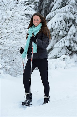 Young woman in snow, Upper Palatinate, Germany, Europe Foto de stock - Con derechos protegidos, Código: 853-06623191