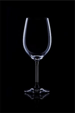 simsearch:853-02914712,k - a glass of wine, dark background Stock Photo - Rights-Managed, Code: 853-02914092