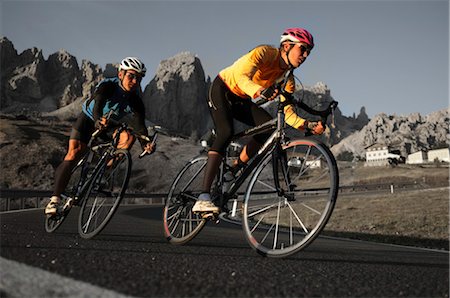 simsearch:853-02914470,k - Two mountain bikers riding downhill, Dolomites Stock Photo - Rights-Managed, Code: 853-02914208