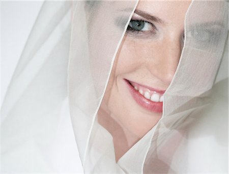 facing - woman wearing a white veil, portrait Stock Photo - Rights-Managed, Code: 853-02914671