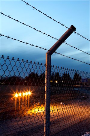 Wire fence, close-up Stock Photo - Rights-Managed, Code: 853-03459053