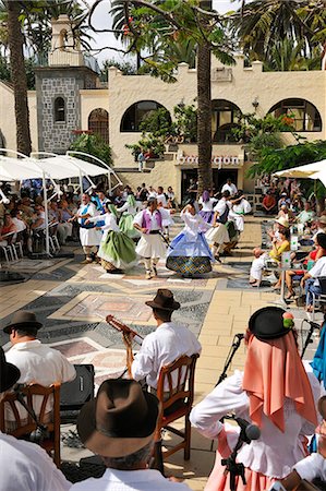 simsearch:862-05999254,k - San Cristobal groupe folklorique traditionnel. Las Palmas de Gran Canaria, îles Canaries Photographie de stock - Rights-Managed, Code: 862-05999286