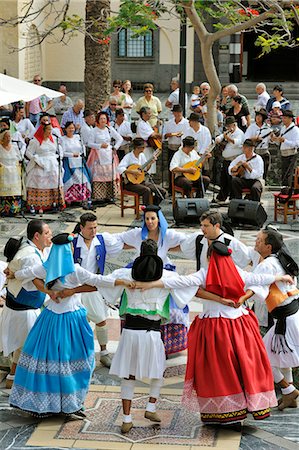 simsearch:862-05999254,k - San Cristobal groupe folklorique traditionnel. Las Palmas de Gran Canaria, îles Canaries Photographie de stock - Rights-Managed, Code: 862-05999283