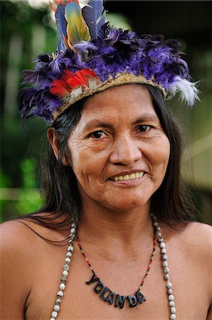 simsearch:862-06540983,k - Indian woman with head dress, Ticuna Indian Village of Macedonia, Amazon River, near Puerto Narino, Colombia Photographie de stock - Rights-Managed, Code: 862-06541042