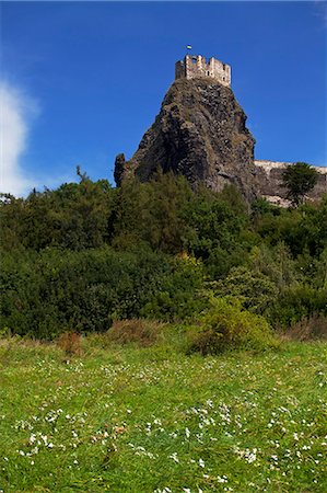 Czech Republic, Bohemia, Prahovskie Region, Detail of Trosky Castle on top of a hill Stock Photo - Rights-Managed, Code: 862-06541246