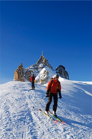 Europe, France, French Alps, Haute Savoie, Chamonix, Aiguille du Midi, skiers starting the Vallee Blanche off piste Stock Photo - Rights-Managed, Code: 862-06541652