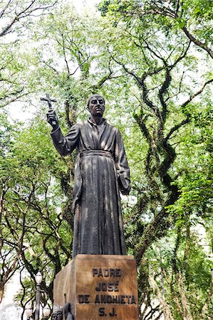 South America, Brazil, Sao Paulo, Statue of Father Jose de Anchieta in Cathedral Square. Photographie de stock - Rights-Managed, Code: 862-06676061