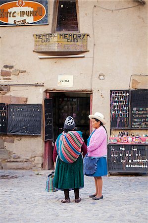 South America, Peru, Cusco, Sacred Valley, Ollantaytambo. Quechua women in the main square in Ollantaytambo village Stock Photo - Rights-Managed, Code: 862-06677350