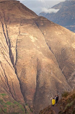 simsearch:862-06677365,k - South America, Peru, Cusco, Sacred Valley, Pisac. Hikers look out over the Sacred Valley from the hills above Pisac town Stock Photo - Rights-Managed, Code: 862-06677373