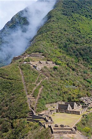 simsearch:862-06677365,k - South America, Peru, Cusco, Choquequirao. Terraces, plazas and buildings at the Inca city of Choquequirao built by Tupac Inca Yupanqui and Huayna Capac and situated above the Apurimac valley with mountains of the Salkantay range Stock Photo - Rights-Managed, Code: 862-06677410