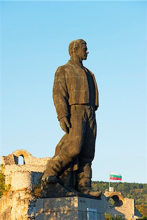 simsearch:862-06825141,k - Europe, Bulgaria, Lovech, statue of Vasil Levski at Hisar Fortress Stock Photo - Rights-Managed, Code: 862-06825000