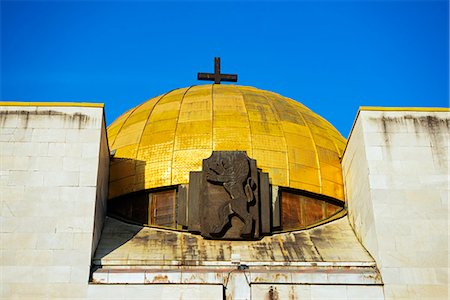 simsearch:862-06825141,k - Europe, Bulgaria, Ruse, Pantheon Tomb of the Revivalists National Temple Stock Photo - Rights-Managed, Code: 862-06825056