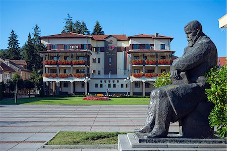 simsearch:862-06825141,k - Europe, Bulgaria, Tryavna, bronze statue Stock Photo - Rights-Managed, Code: 862-06825130