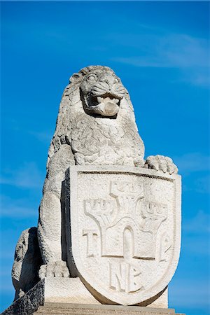 simsearch:862-06825141,k - Europe, Bulgaria, Veliko Tarnovo, Tsarevets Fortress, lion statue Stock Photo - Rights-Managed, Code: 862-06825143