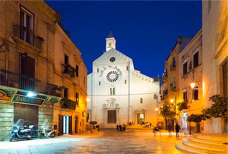 evening europe street - Europe, Italy, Puglia, Bari, Bari Cathedral Stock Photo - Rights-Managed, Code: 862-06825888