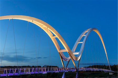 european river bridge - Europe, United Kingdom, England, Stock On Tees, Infinity Bridge Stock Photo - Rights-Managed, Code: 862-07689933