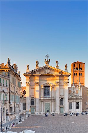 simsearch:862-07690164,k - Italy, Lombardy, Mantova district, Mantua, The Cathedral in Sordello Square Stock Photo - Rights-Managed, Code: 862-07690169
