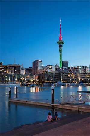 simsearch:862-07690507,k - Viaduct Harbour and Sky Tower at dusk, Auckland, North Island, New Zealand Photographie de stock - Rights-Managed, Code: 862-07690498