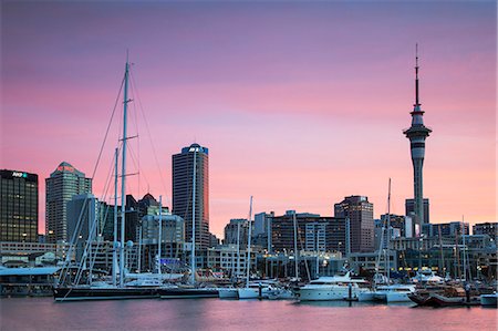 simsearch:862-07690507,k - Viaduct Harbour and Sky Tower at sunset, Auckland, North Island, New Zealand Photographie de stock - Rights-Managed, Code: 862-07690502