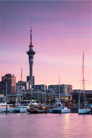 simsearch:862-07690507,k - Viaduct Harbour and Sky Tower at sunset, Auckland, North Island, New Zealand Photographie de stock - Rights-Managed, Code: 862-07690503