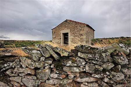 plateau - A stone house near Figueira de Castelo Rodrigo. One of the most isolated plateaus in Portugal, International Douro Natural Park Stock Photo - Rights-Managed, Code: 862-07690685