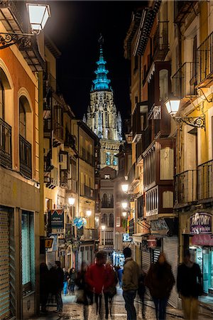 Night view of Calle del Comercio street, Toledo, Castile La Mancha, Spain Foto de stock - Con derechos protegidos, Código: 862-07690864