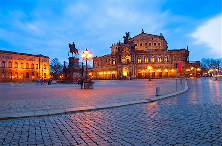 Germany, Saxony, Dresden. The famed Semper Opera House. Stock Photo - Rights-Managed, Code: 862-07909832