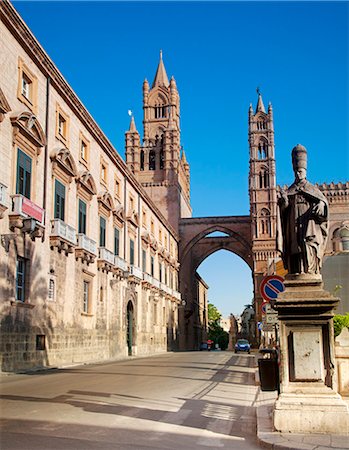 sicilia - Italy, Sicily, Palermo. Street beside the Cathderal Stock Photo - Rights-Managed, Code: 862-07910138