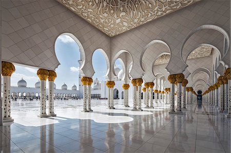 simsearch:862-06676770,k - Internal view of the arcade of the Sheikh Zayed Mosque, Al Maqta district of Abu Dhabi, Abu Dhabi, United Arab Emirates. Stock Photo - Rights-Managed, Code: 862-07910875