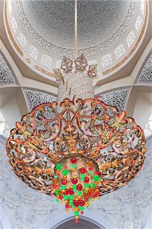 simsearch:862-06676770,k - Interior architectural detail and chandeliers of the prayer hall in the the Sheikh Zayed Mosque, Al Maqta district of Abu Dhabi, Abu Dhabi, United Arab Emirates. Stock Photo - Rights-Managed, Code: 862-07910873