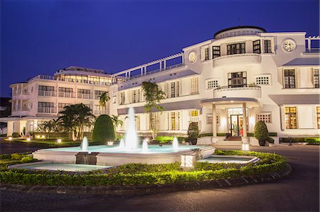 simsearch:862-07690507,k - La Residence Hotel at dusk, Hue, Thua Thien-Hue, Vietnam (PR) Photographie de stock - Rights-Managed, Code: 862-07911052
