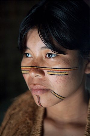 simsearch:862-06540983,k - South America, Brazil, Bahia, portrait of a Pataxo indigenous woman Photographie de stock - Rights-Managed, Code: 862-08089973