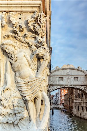 Italy, Veneto, Venice. Bridge of sighs and sculpture entitled Drunkenness of Noah Stock Photo - Rights-Managed, Code: 862-08090434